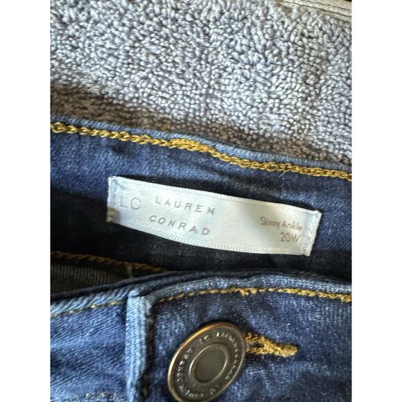 Lauren Conrad Women's Jeans Button-Fly Crop Size 40w Blue Denim (41x24.5) - Picture 3 of 6